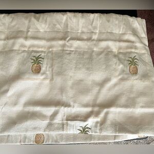 Balloon Valance, Pineapple on Cream background, 18Lx84W Tropical Island Elegant